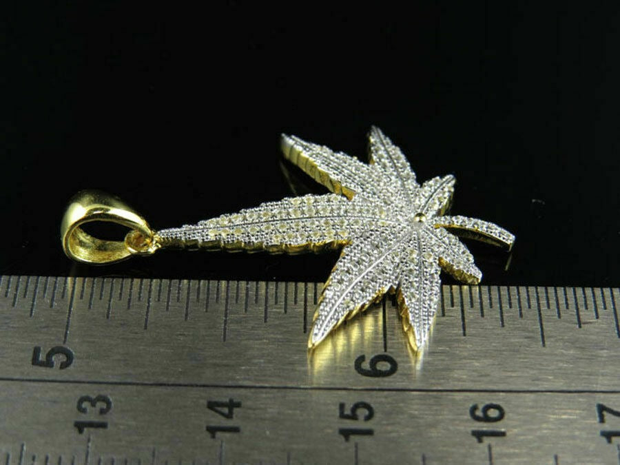 Weed leaf Pendent